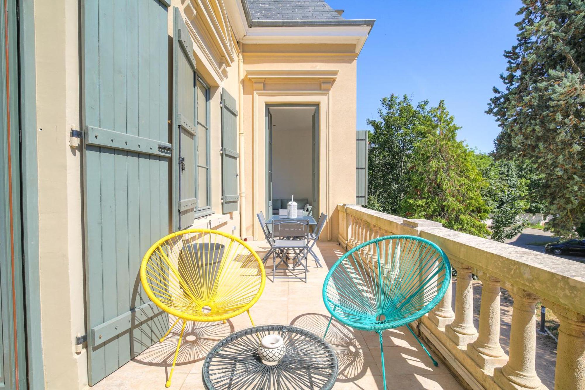 Chateau Ecully - Appartement 2 Chambres - Terrasse & Parking 外观 照片