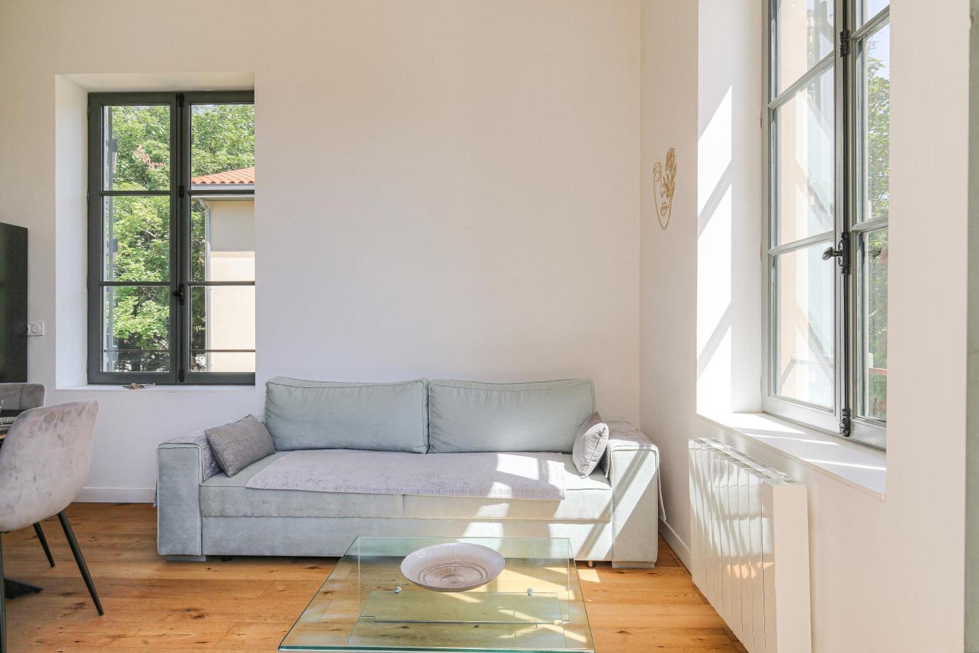 Chateau Ecully - Appartement 2 Chambres - Terrasse & Parking 外观 照片